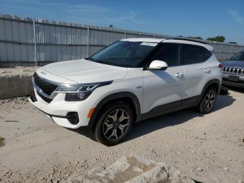  Salvage Kia Seltos