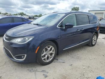  Salvage Chrysler Pacifica