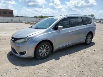  Salvage Chrysler Pacifica
