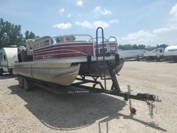  Salvage Sun Tracker Boat