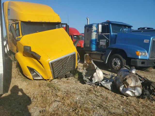 Salvage Volvo Vn
