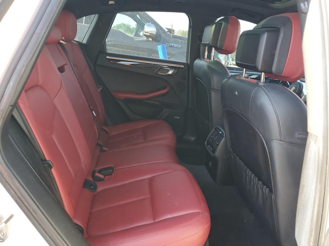 Porsche Macan Image 6