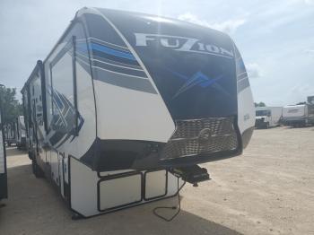  Salvage Keystone 5th Wheel