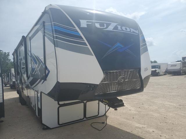  Salvage Keystone 5th Wheel