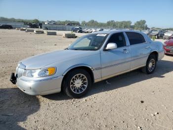  Salvage Lincoln Towncar