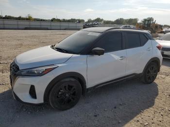  Salvage Nissan Kicks