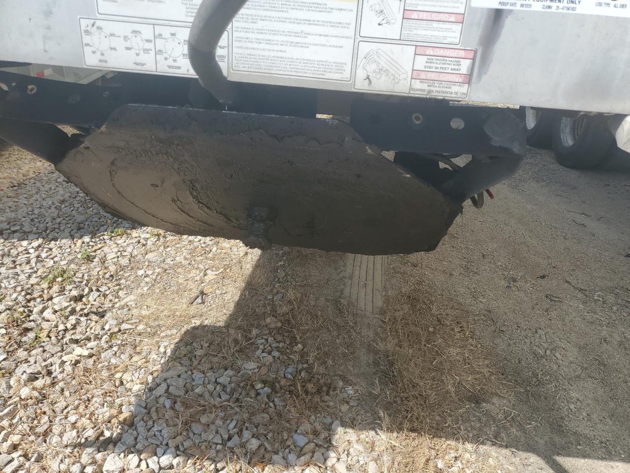 Clement Trailer Image 10