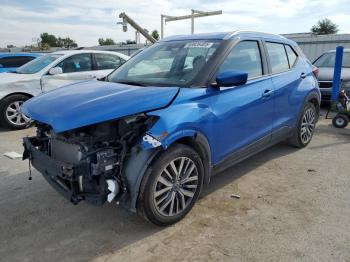  Salvage Nissan Kicks