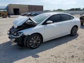  Salvage Chrysler 200
