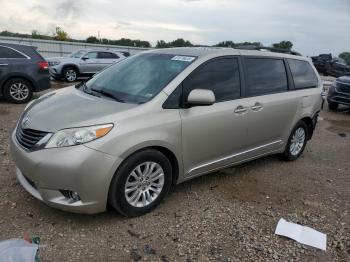  Salvage Toyota Sienna