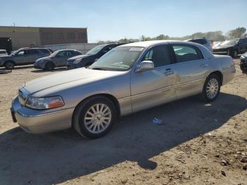  Salvage Lincoln Towncar
