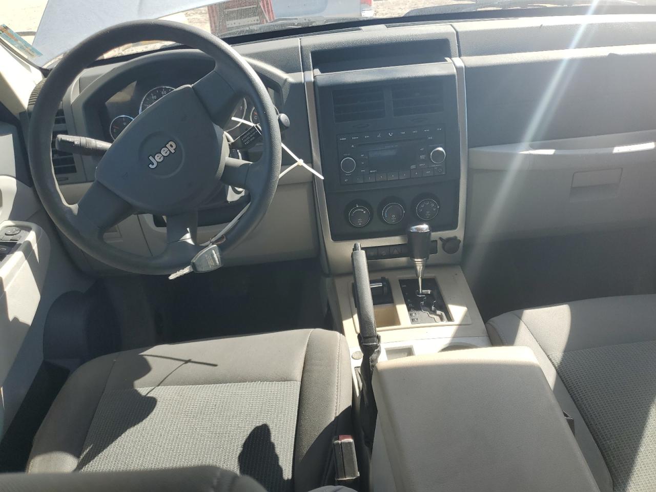 Jeep Liberty Sport Image 3