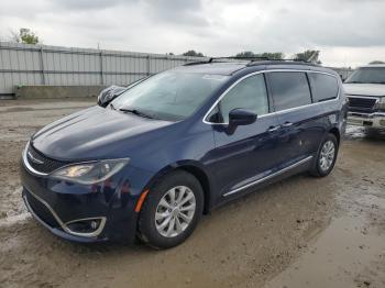  Salvage Chrysler Pacifica