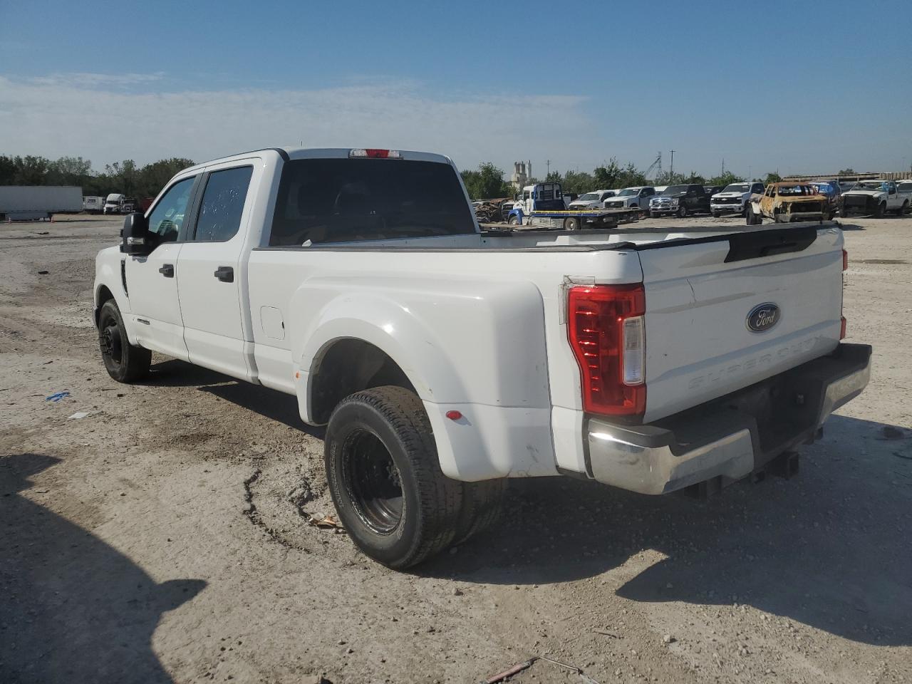 Ford F-350 Super Duty Image 8