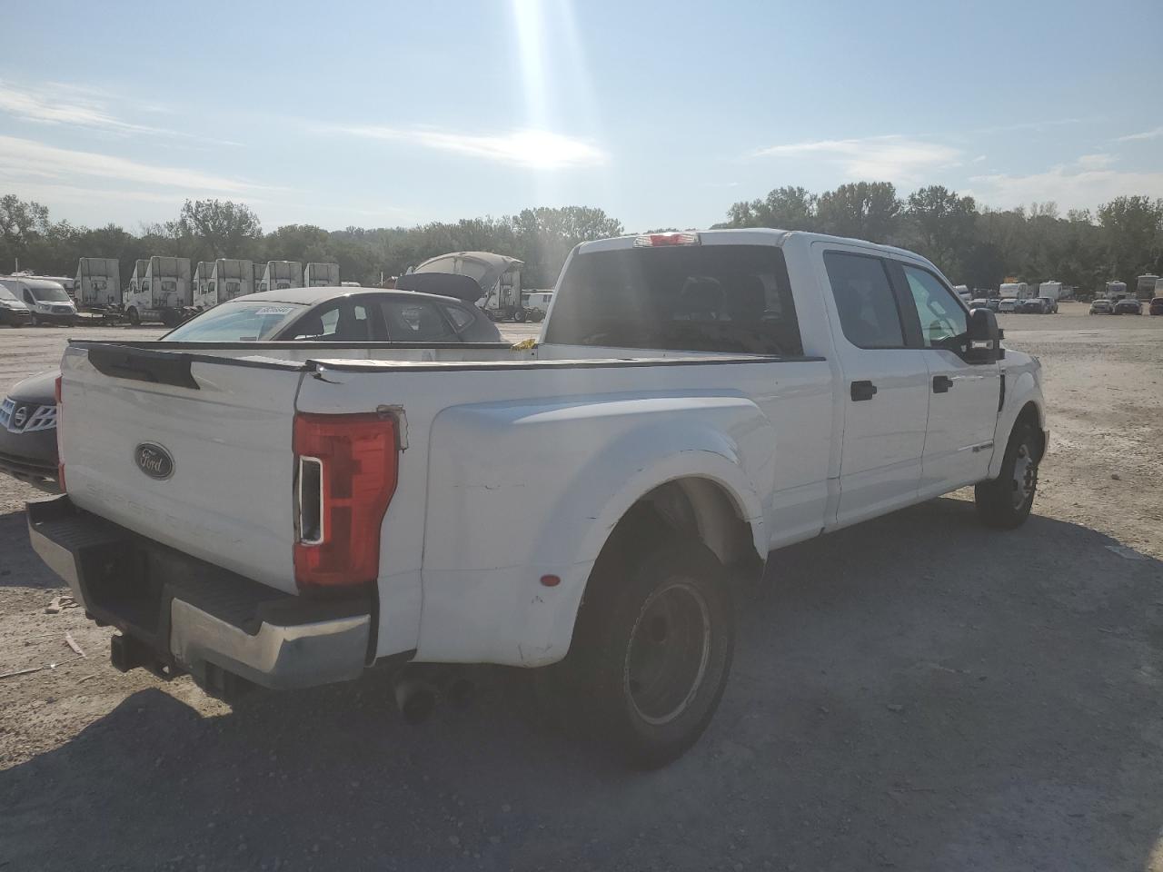 Ford F-350 Super Duty Image 6