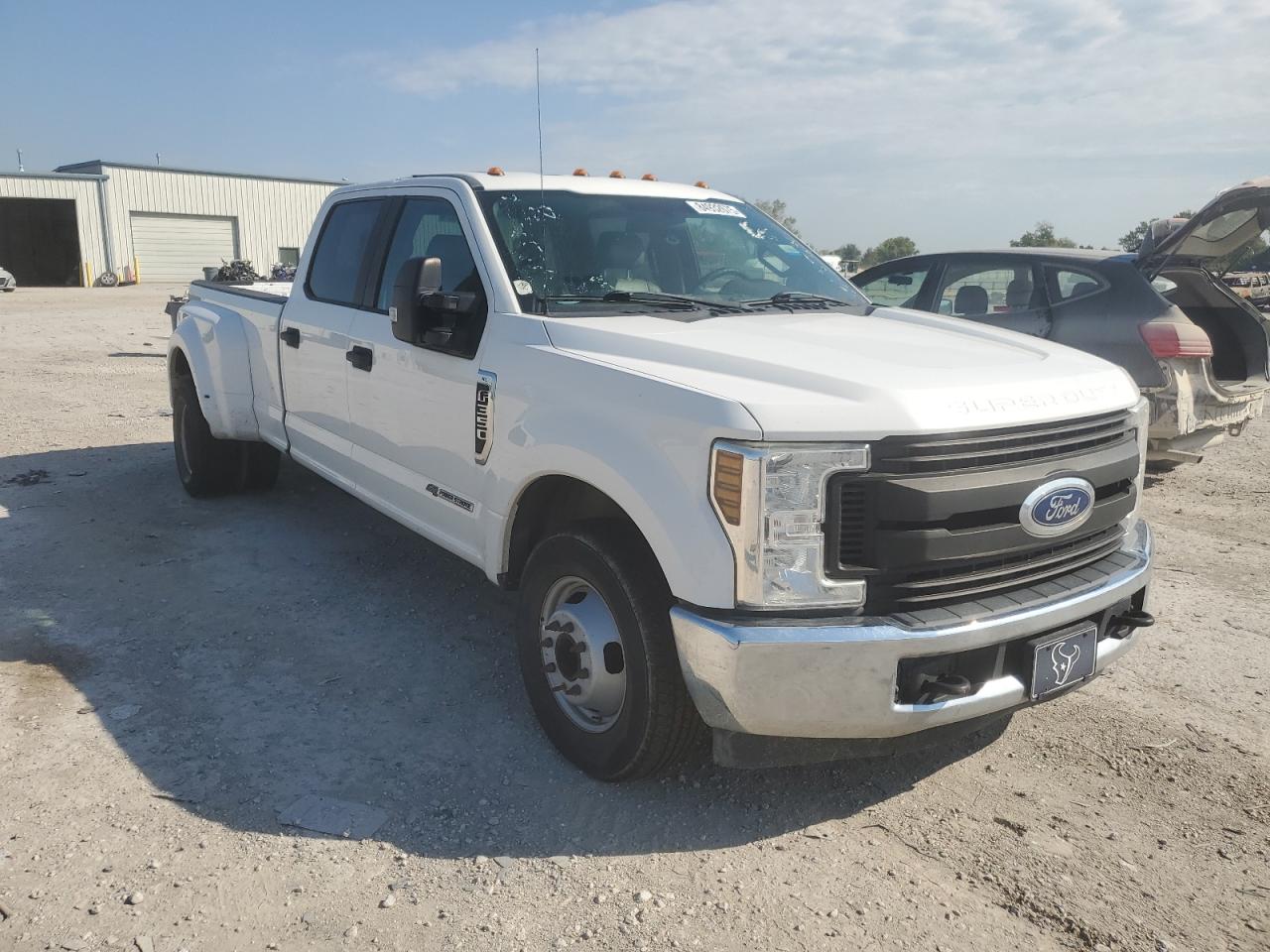 Ford F-350 Super Duty Image 2