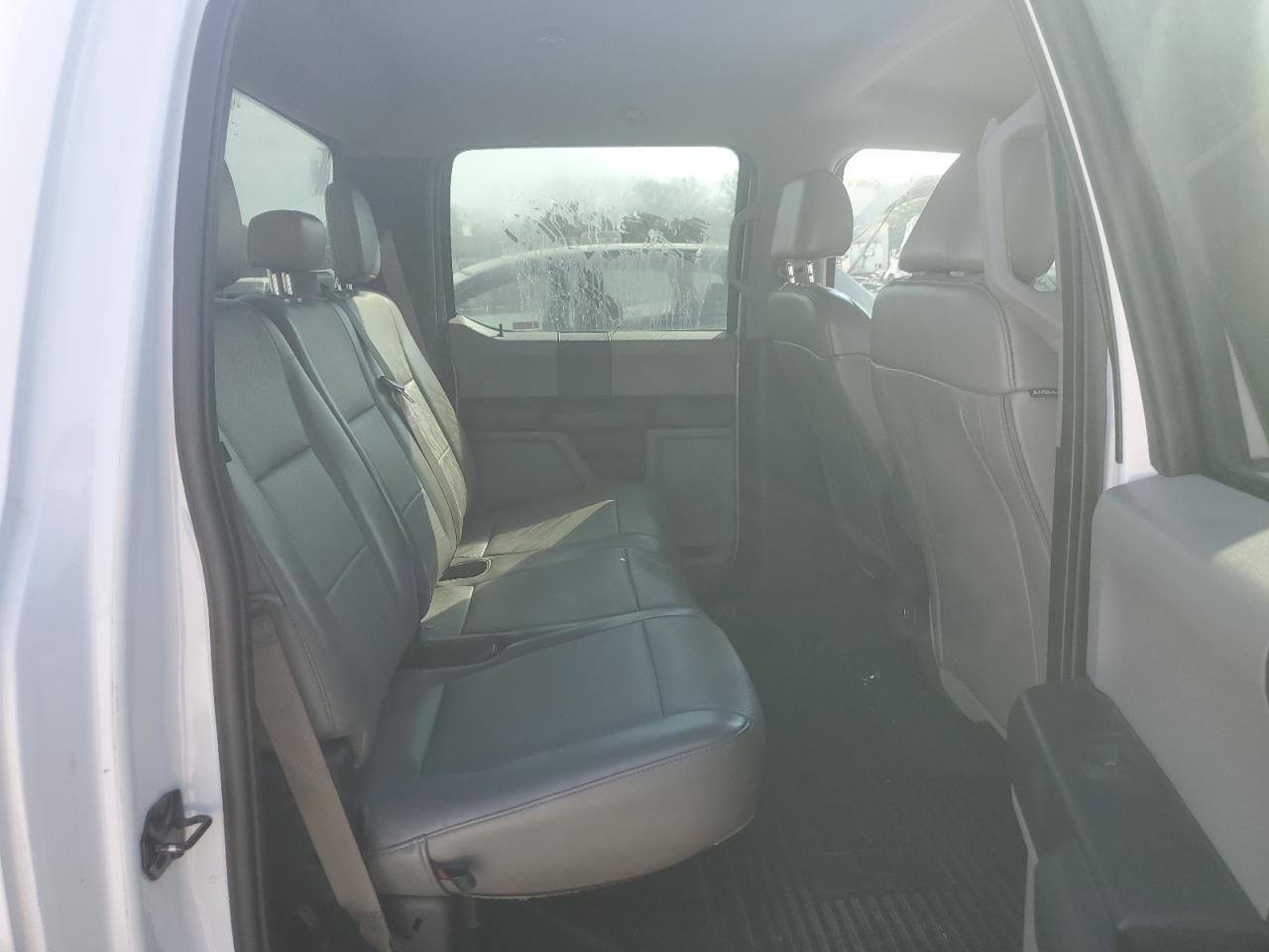 Ford F-350 Super Duty Image 9