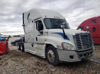  Salvage Freightliner Cascadia 1