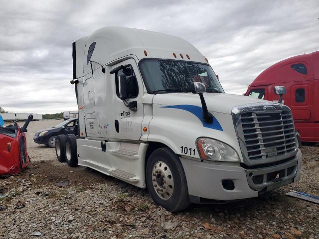  Salvage Freightliner Cascadia 1