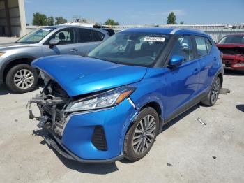  Salvage Nissan Kicks