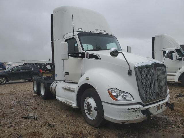  Salvage Kenworth Constructi