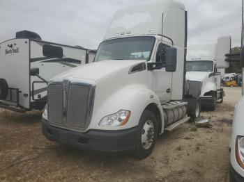  Salvage Kenworth Constructi