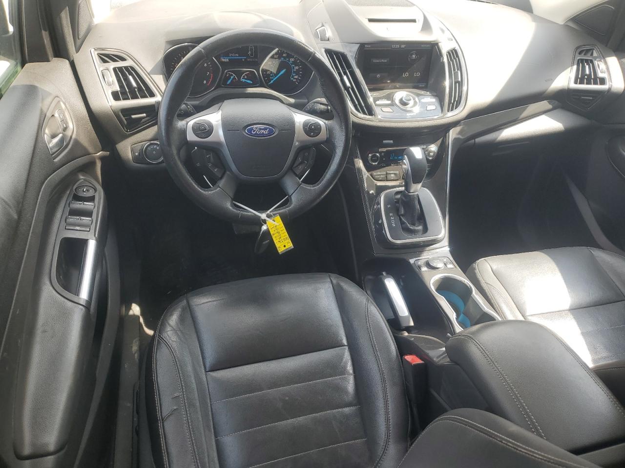 Ford Escape Titanium Image 12