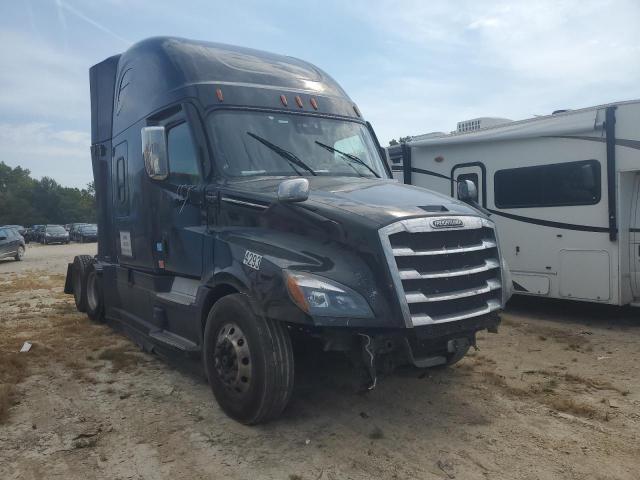  Salvage Freightliner Cascadia 1