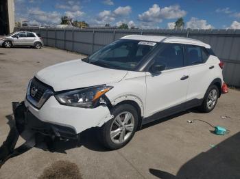  Salvage Nissan Kicks