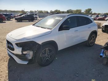  Salvage Mercedes-Benz GLA