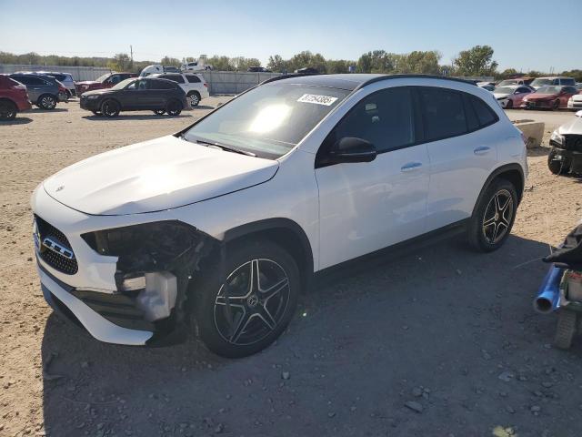  Salvage Mercedes-Benz GLA