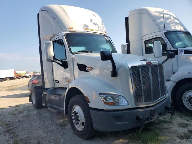  Salvage Peterbilt Tractor 579