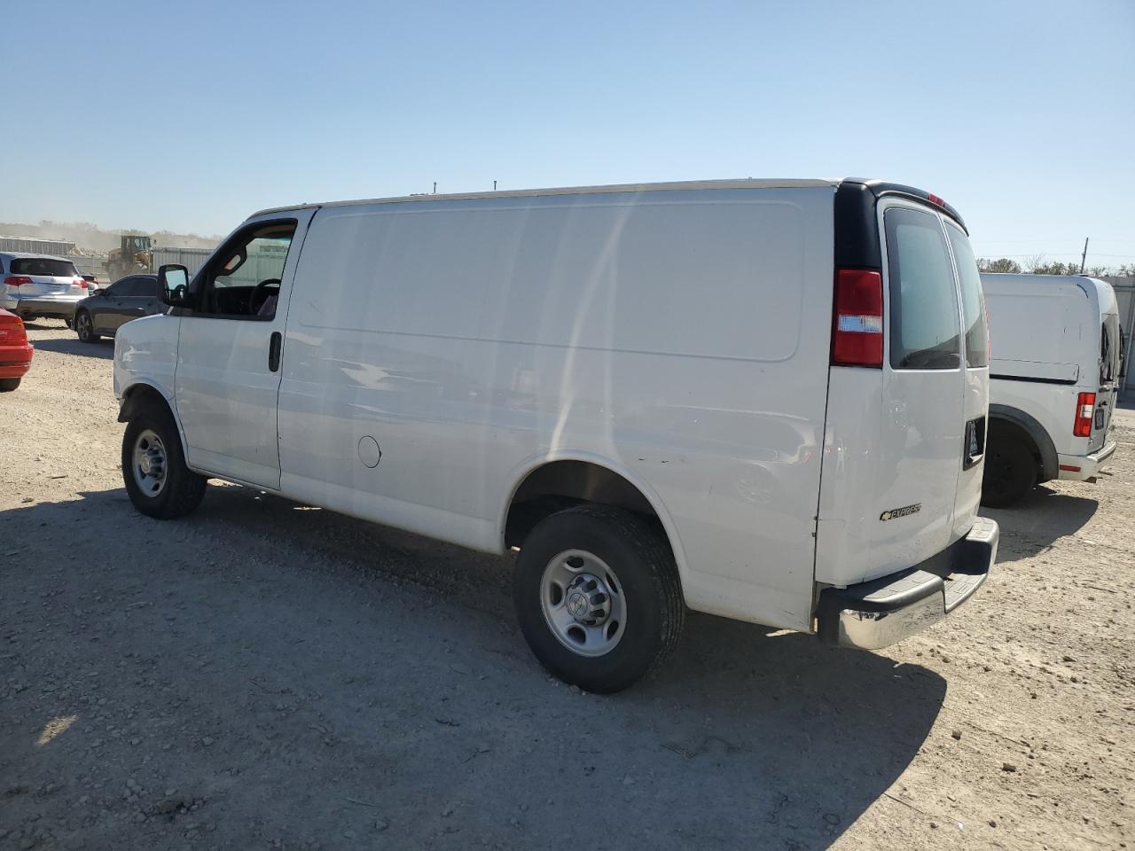 Chevrolet Express Image 12