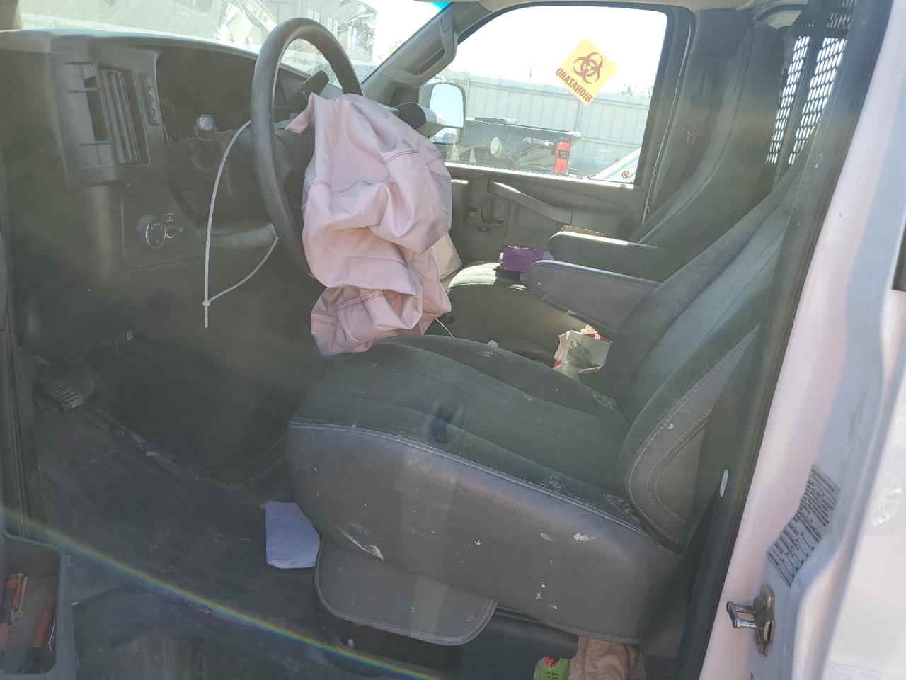 Chevrolet Express Image 2