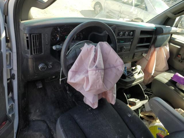 Chevrolet Express Image 9