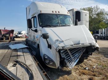  Salvage Freightliner Cascadia 1