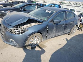  Salvage Mazda 3