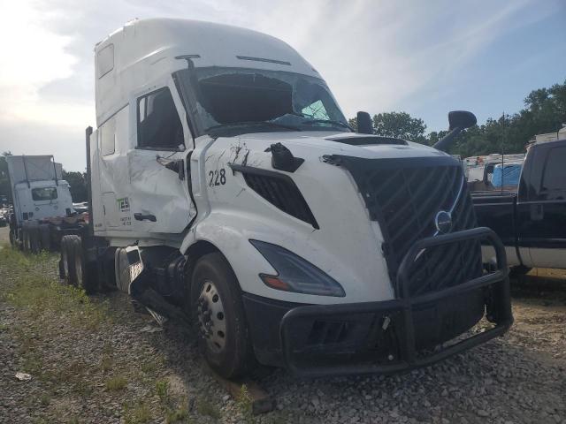  Salvage Volvo New Vnl