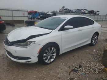  Salvage Chrysler 200