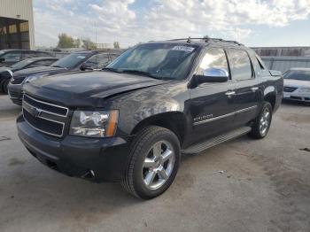  Salvage Chevrolet Avalanche