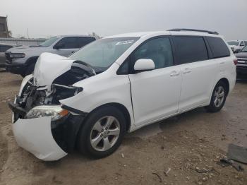  Salvage Toyota Sienna