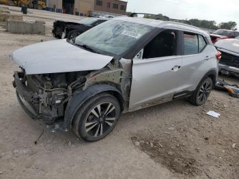  Salvage Nissan Kicks