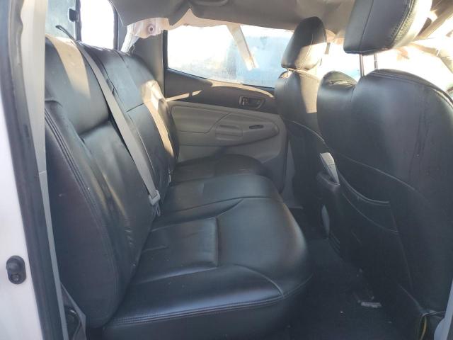 Toyota Tacoma Double Cab Image 12