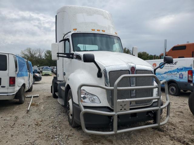  Salvage Kenworth Constructi