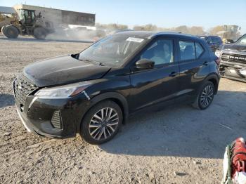  Salvage Nissan Kicks