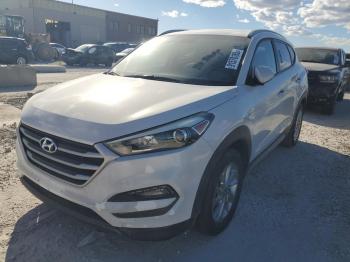  Salvage Hyundai TUCSON