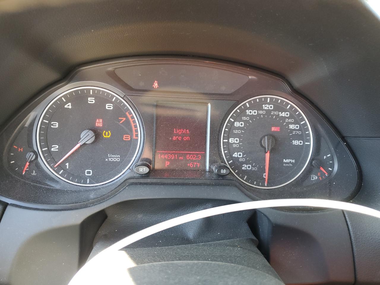 Audi Q5 3.2 Image 11