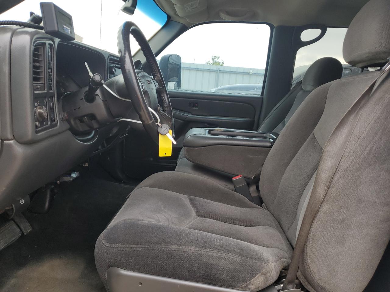 GMC Sierra K2500 Heavy Duty Image 10