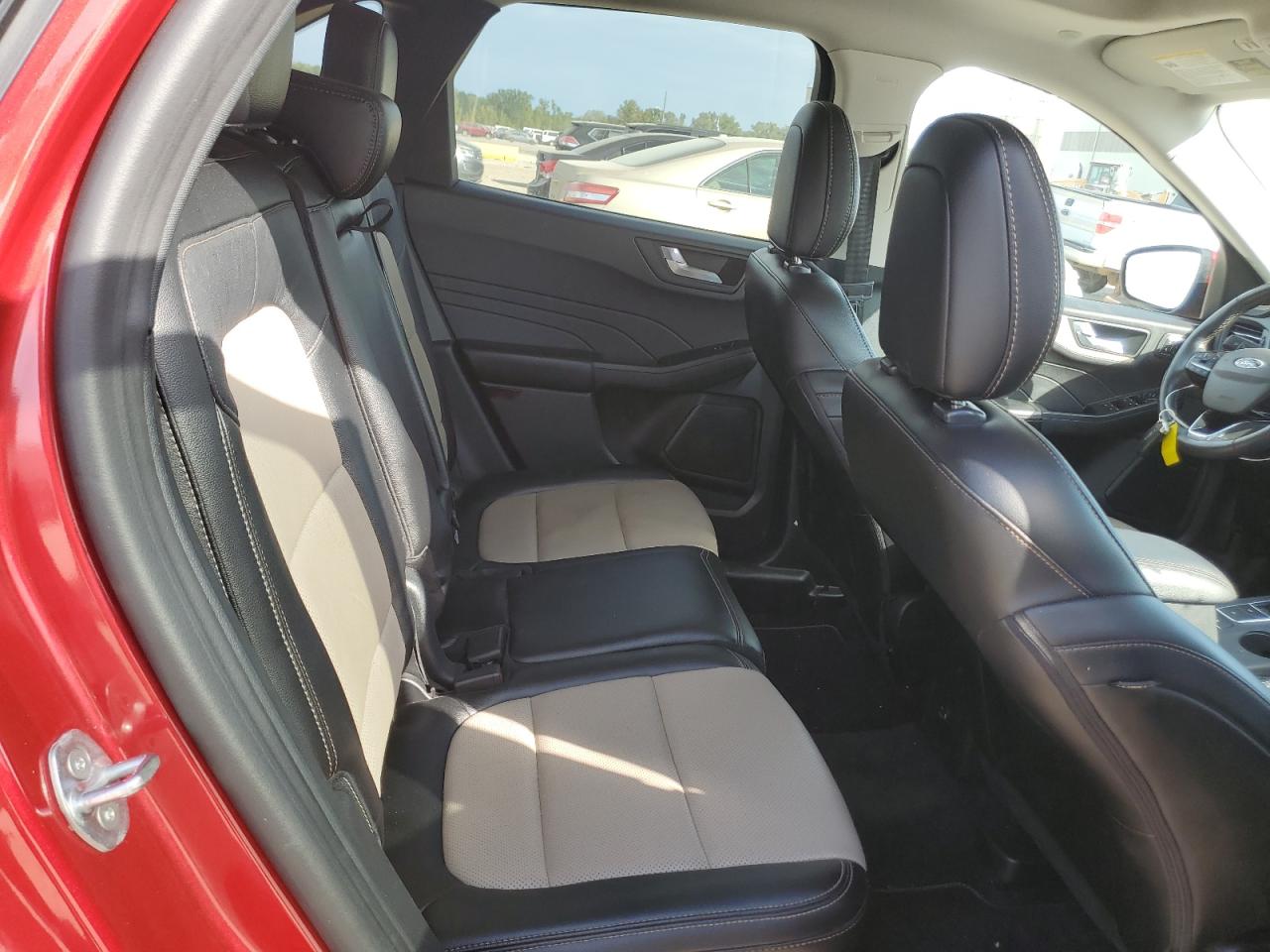 Ford Escape Titanium Image 10