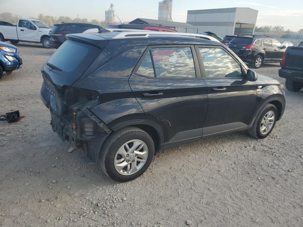 Hyundai VENUE Sel Image 2